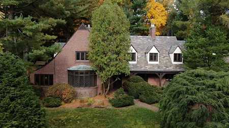 27 Westwood Dr Worcester, MA 01609