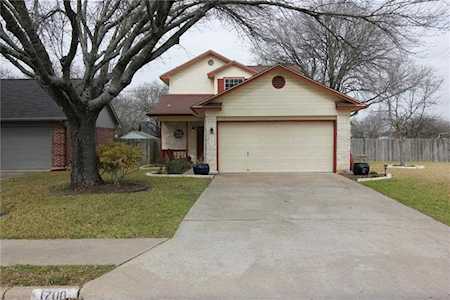1700 Sylvia LN Round Rock, TX 78681