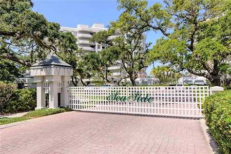 1 Seaside Ln #101 Belleair, FL 33756
