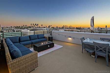 1558 Vista Del Mar Way #2 Oceanside, CA 92054