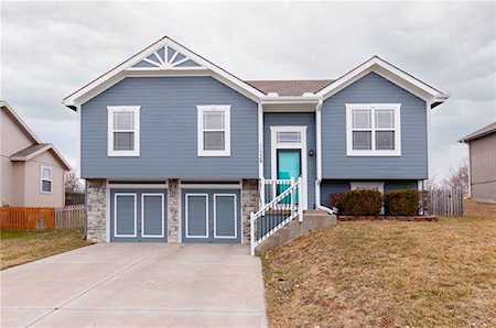11728 N Farley Ave Kansas City, MO 64157