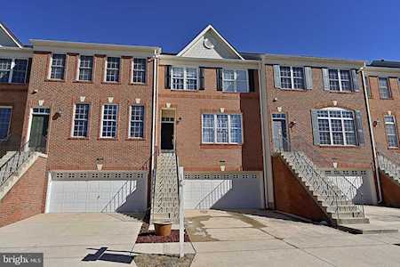 25332 Mcintyre Square Chantilly, VA 20152