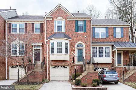 1434 Park Garden Ln Reston, VA 20194