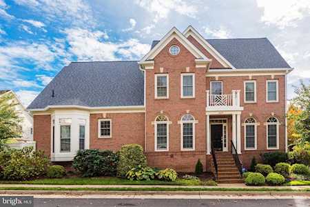 3829 Farrcroft Green Fairfax, VA 22030