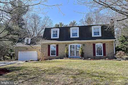 1070 Harriman St Great Falls, VA 22066