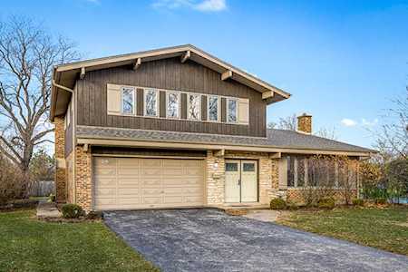 26 Greenbriar Dr Deerfield, IL 60015
