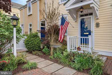 207 Duke of Gloucester St Annapolis, MD 21401
