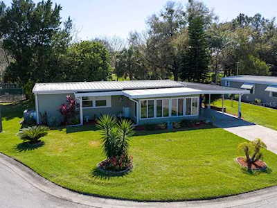647 Falcon Dr Tavares, FL 32778