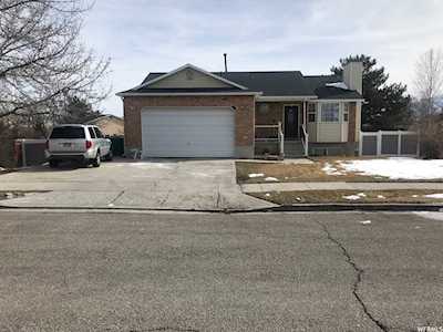 6225 S W Lobelia Dr West Jordan, UT 84081