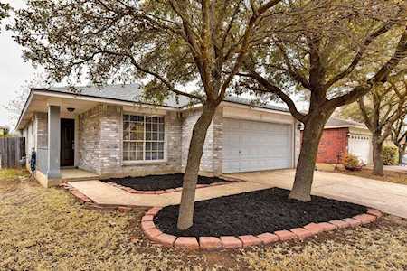 1306 Dillon Lake BND Leander, TX 78641
