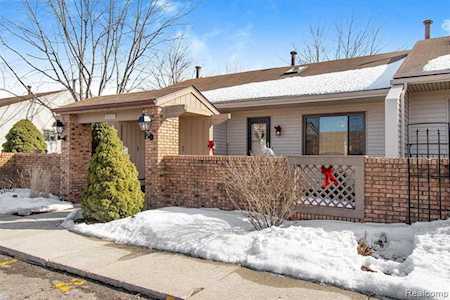 62067 Ticonderoga Dr #2 South Lyon, MI 48178
