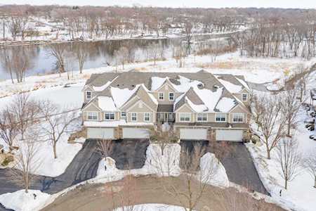 215 River Mist Ct Oswego, IL 60543