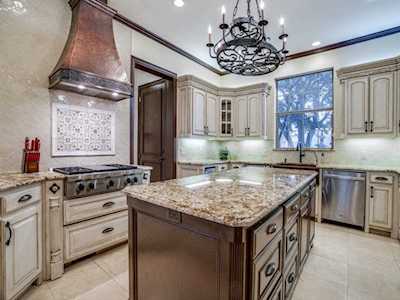 875 Saint James Court Fairview, TX 75069