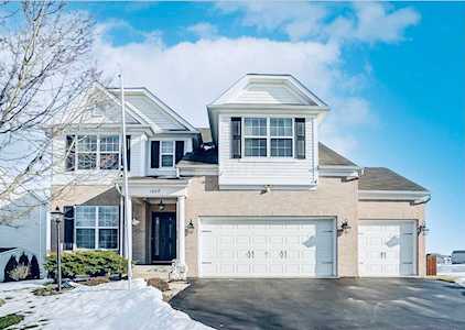 1608 Adena Pointe Drive Marysville, OH 43040