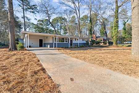 586 Oakland Dr SE Marietta, GA 30067