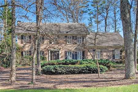200 Hollyridge Way Roswell, GA 30076
