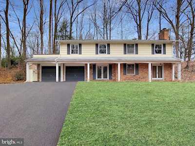 11600 Blue Ridge Ln Great Falls, VA 22066