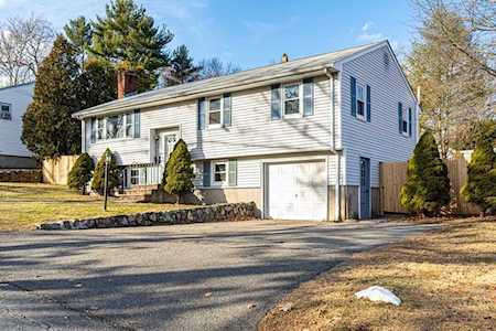 3 Locust St Reading, MA 01867