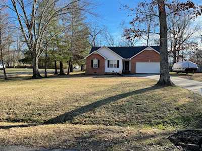 19 Highland Trl Estill Springs, TN 37330