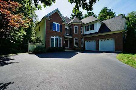 4 Daffodil Lane Medway, MA 02053