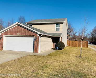 6233 Valley Forest Dr Louisville, KY 40219