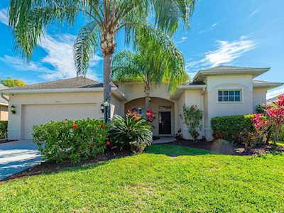 7405 Arrowhead RUN Lakewood Ranch, FL 34202
