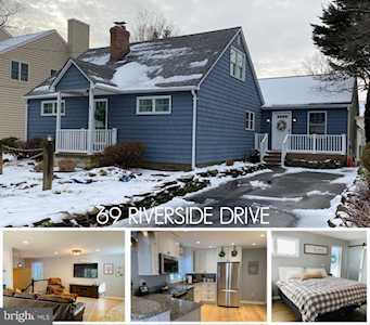 69 Riverside Dr Severna Park, MD 21146