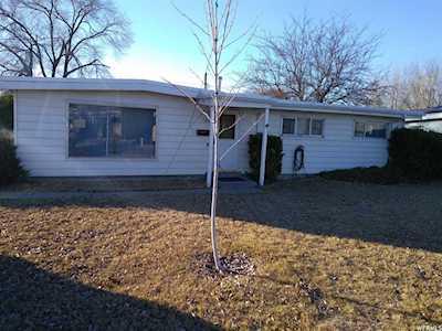 3248 S W Hillsdale Dr West Valley City, UT 84119