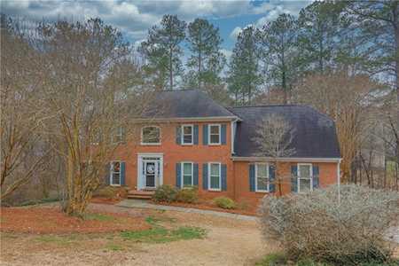 1451 Rainbrook Ct Lilburn, GA 30047