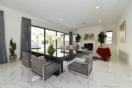 16 Penumbra Lake Forest, CA 92630