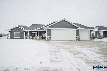 1004 Duck Cir Hartford, SD 57033