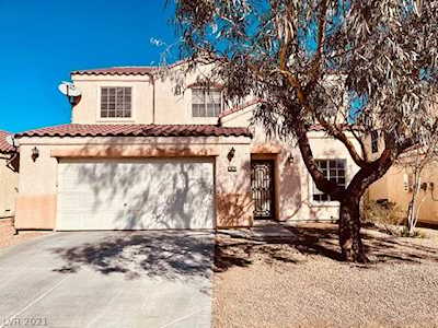 676 Red Bark Ln Henderson, NV 89011