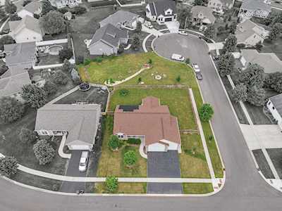958 Hamilton Dr Sycamore, IL 60178