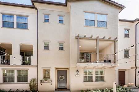 208 Essex Court Tustin, CA 92780