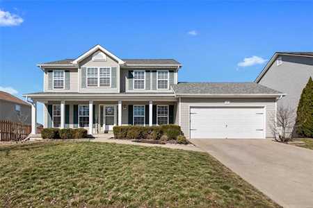 217 Ashford Oaks Dr Wentzville, MO 63385
