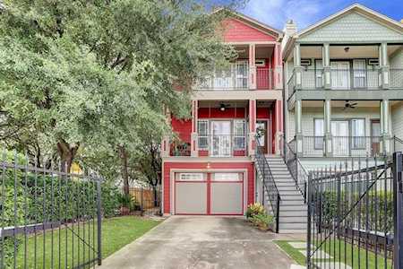 1144 Robbie St Houston, TX 77009