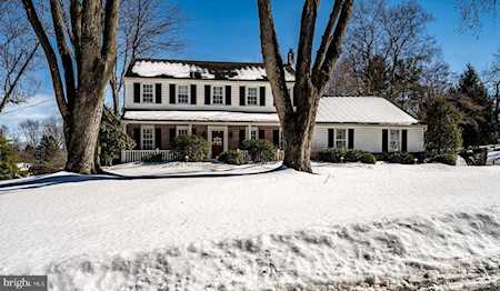 601 Waynesfield Dr Newtown Square, PA 19073