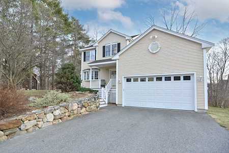 24 Middlesex Dr Littleton, MA 01460