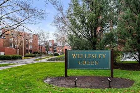 65 Grove St #343 Wellesley, MA 02482