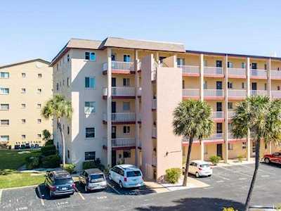 3873 Lake Bayshore Dr #201 Bradenton, FL 34205
