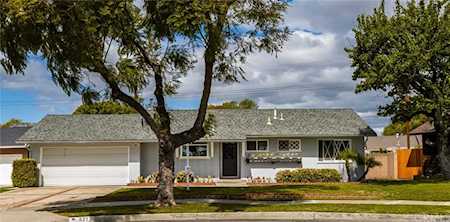 821 E Saint James Avenue Orange, CA 92865