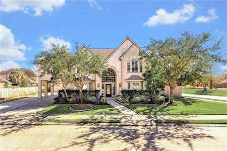 2802 Winter Falls Ct Manvel, TX 77578