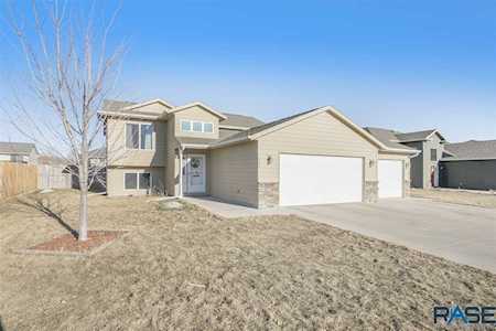 602 S Columbia St Harrisburg, SD 57032