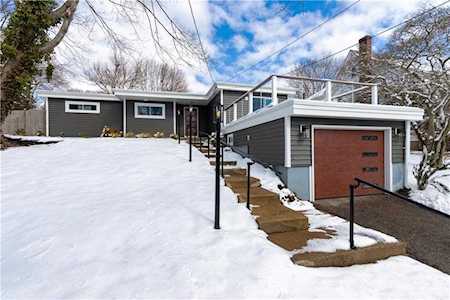 47 Ledge Rd East Greenwich, RI 02818