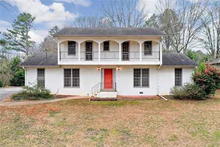 211 Pioneer Trl Marietta, GA 30068