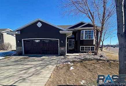 4612 S Wilson Ave Sioux Falls, SD 57106