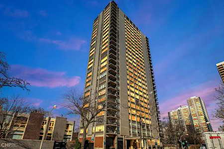 1355 N Sandburg Terrace #2206D Chicago, IL 60610