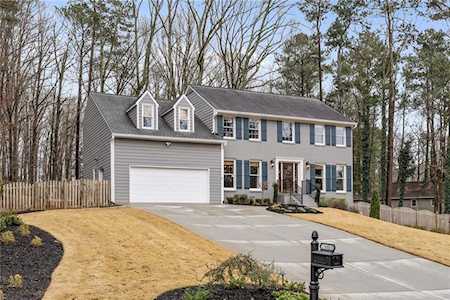 300 Whisperwood Dr Roswell, GA 30075