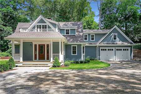 10 Round Swamp Road Huntington, NY 11743