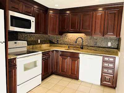 28 Williamsburg Ct #3 Shrewsbury, MA 01545